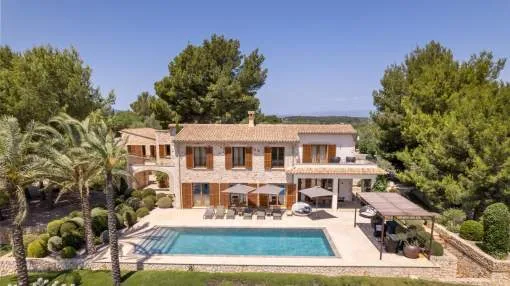 Fantastic finca with holiday rental license and tennis court in Porreres Fantastic finca with holiday rental license and tennis court in Porreres